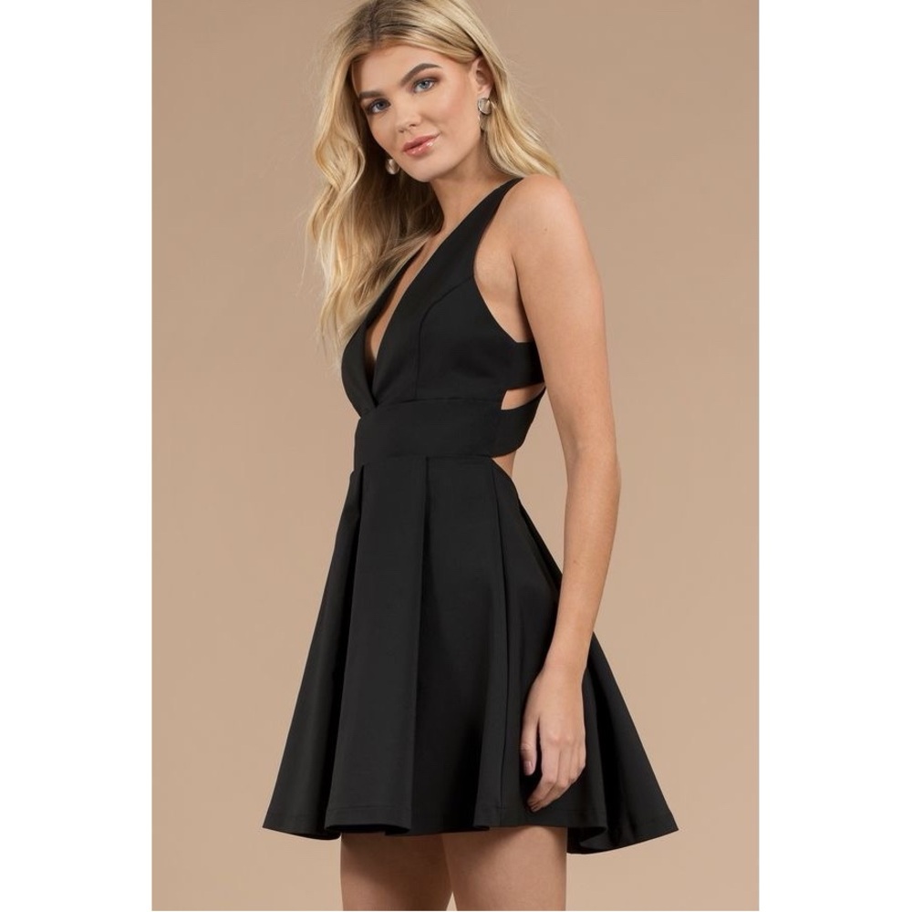 NWT Tobi V-Neck Sleeveless Mini Dress in Black Size XS